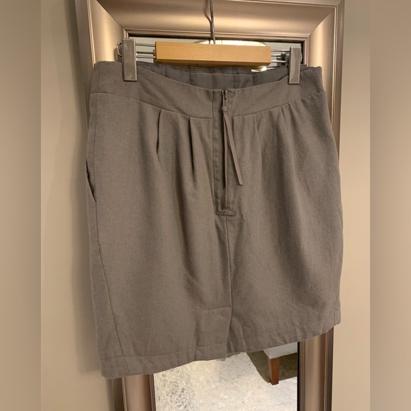 High waisted wool skirts with pockets - Picture 2 of 4